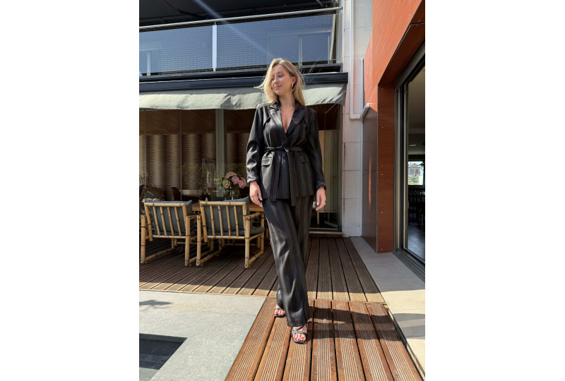 TRAJE RAYA DIPLOMATICA