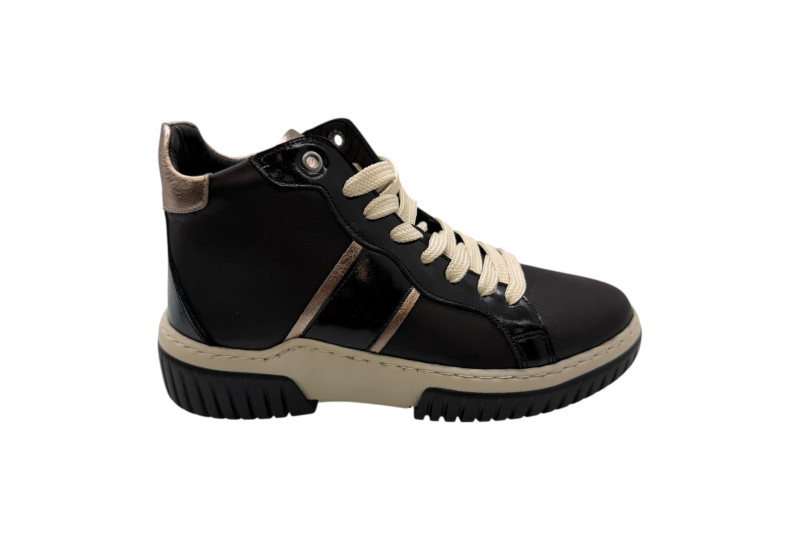 SNEAKER BOTA