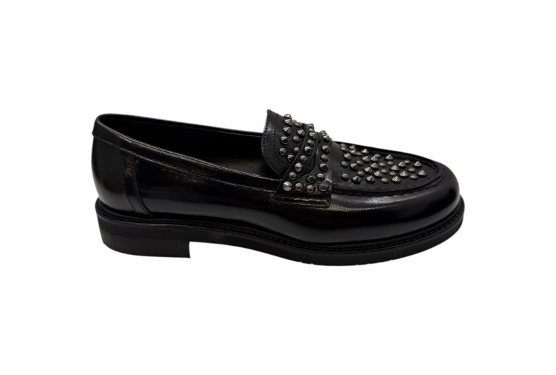 ZAPATO MOCASIN TACHAS