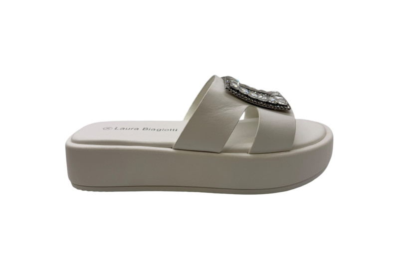 SANDALIA PLATAFORMA ADORNO